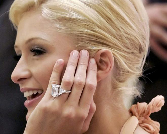 Paris Hilton eljegyzési gyűrűje